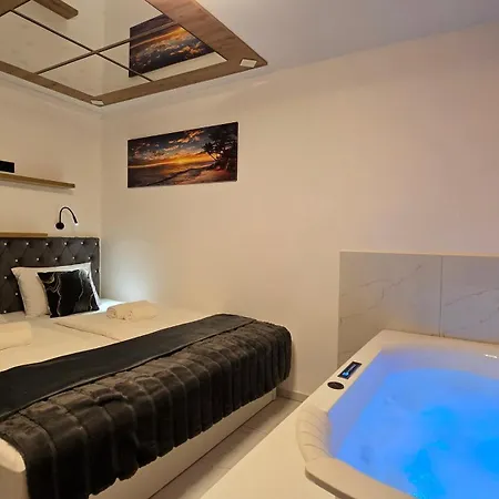 Adriatic アパート