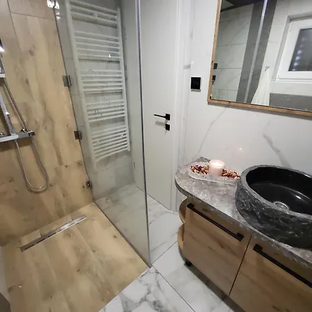 Adriatic セルツェ