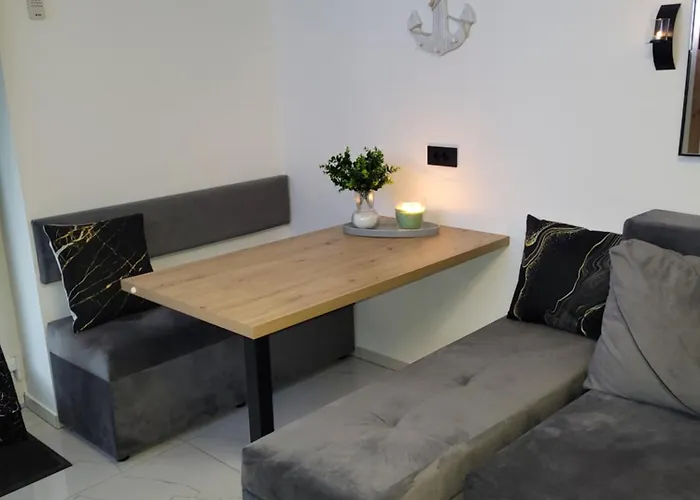 Adriatic Apartment *